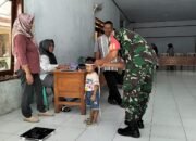 Wujudkan Balita Sehat, Babinsa Bakung Dampingi Pelaksanaan Posyandu