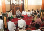 Kapolres Nganjuk, mempererat tali silaturahmi dengan Safari Jum at di masjid Baitul Atqiya’ Desa Pisang.