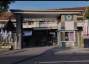 ​🚨 Geger! Ijazah Ditahan Sekolah, Orang Tua Murid SMAN 1 Kandat Tercekik Biaya Tunggakan! 🎓