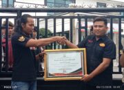 LSM Gerak Indonesia Beri Penghargaan ke Pejabat Kejaksaan dan Polres Kediri dalam Aksi Damai Hari Anti Korupsi.