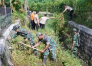 Tiga Pilar Bersinergi, Aksi Karya Bakti Bersama Kodim 0808/Blitar Memperingati Hari Juang Kartika Di Kelurahan Klampok