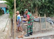 Wujud Kemanunggalan, Babinsa Bence Gotong Royong Bangun RTLH Kediaman Bapak Samiri