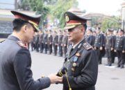 Apresiasi Loyalitas Tanpa Batas, 30 Personel Polres Kediri Kota Terima Satyalancana Pengabdian di Awal 2026