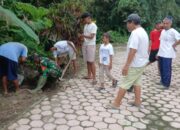 Cegah Longsor, Babinsa Garum Bersama Warga Tanam Pohon Keras Di Lingkungan Magersari