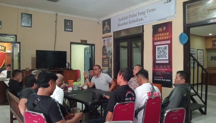 Puluhan Ketua LSM Kediri Raya Geruduk Polsek Gampengrejo, Kawal Laporan Korban Intimidasi “Preman Hutang Fiktif”