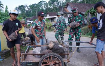 Akselerasi Pembangunan, Material Jembatan TMMD Ke 127 Mulai Didrop Di Desa Krisik