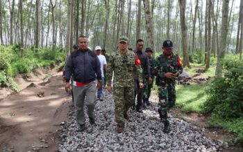 Dansatgas TMMD ke-127 TH. 127 Kodim Kediri Tinjau Langsung Sasaran Pembangunan di Desa Gadungan