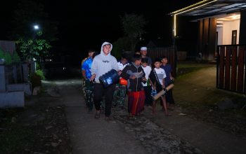 Serda Salahudin Perkuat Kemanunggalan TNI - Rakyat Lewat Gema Sahur Bersama Warga Desa Krisik 3 IMG 20260226 WA0024