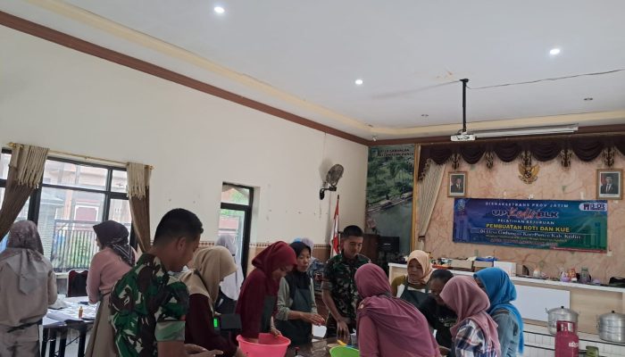 Kolaborasi TMMD ke-127 dan UPT BLK Kediri, Warga Gadungan Dibekali Keterampilan Roti dan Kue