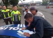 Terobos Lampu Merah, Satlantas Polres Kediri Kota Kandangkan Bus Bagong.