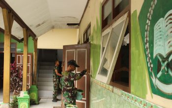 TMMD ke-127 Kediri Sasar Sekolah Negeri hingga Swasta, Satgas Lakukan Pengecatan di Desa Gadungan 4 IMG 20260302 WA0085