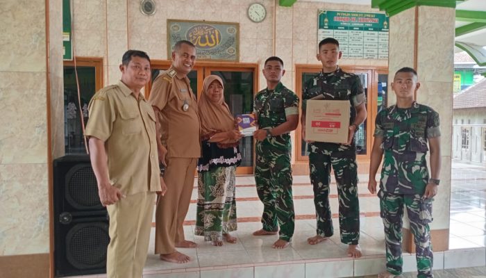 Momentum Ramadhan, Satgas TMMD ke-127 Bagikan Al Quran ke 13 Rumah Ibadah di Desa Gadungan
