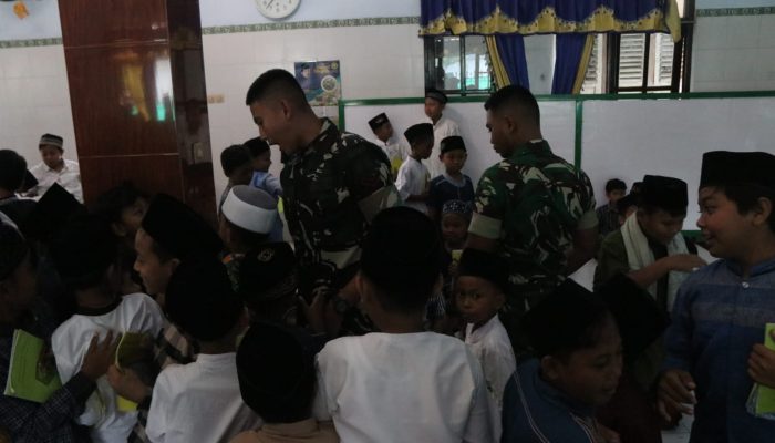 Anjangsana dan Safari Ramadhan Satgas TMMD 127 di Masjid Al-Munir Kediri