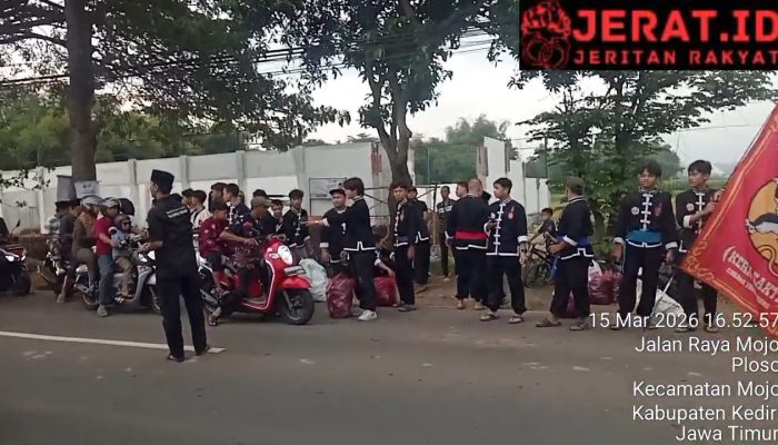 Wujudkan Sinergi dan Kepedulian, IKS Mojo Gandeng Polri Bagikan Ratusan Paket Takjil untuk Pengguna Jalan