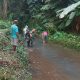 Bersihkan Sungai Demi Kelancaran Irigasi, Wujud Babinsa Doko Bersama Warga Bersatu Dengan Alam