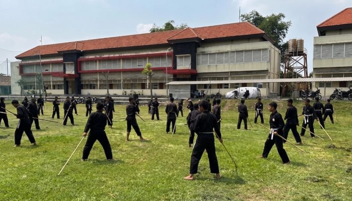 Sinergi PSHT Zona 2 Sidoarjo dan Satbrimob Polda Jatim, 201 Siswa Turun Bersihkan Mako