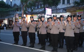 Polwan Polres Kediri Kota Tampil Humanis dalam Pengamanan Laga Persik Kediri vs Persija Jakarta