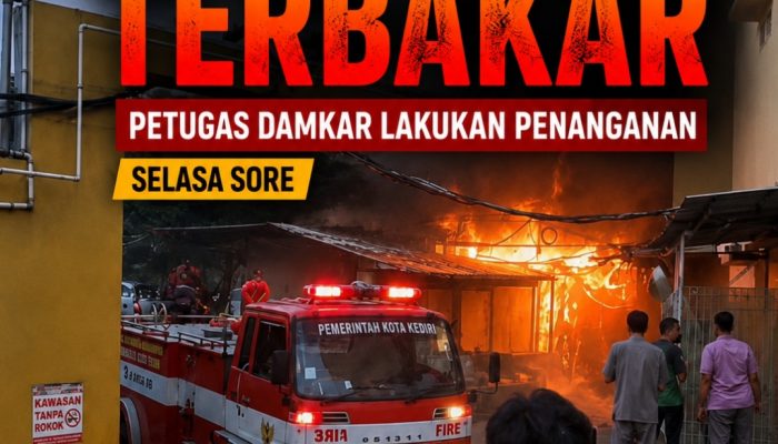 Kantin RS Muhammadiyah Ahmad Dahlan Kediri Terbakar, Petugas Damkar Lakukan Penanganan