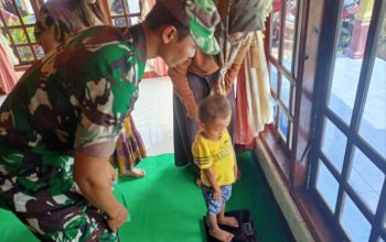 Cegah Stunting, Babinsa Tawangrejo Bersama Nakes Cek Kesehatan Balita Di Dusun Bendolowo