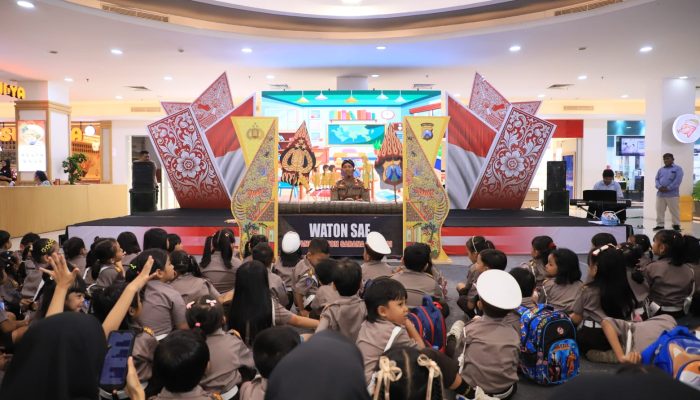 Polres Kediri Kota Gelar Wayang Karton Sarana Edukasi dalam Rangka HKGB ke-74 Tahun 2026
