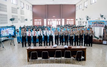 Bangun Kedekatan dengan Pelajar, Taruna Akpol Sosialisasikan Call Center 110 di Kota Kediri 3 IMG 20260611 WA0110