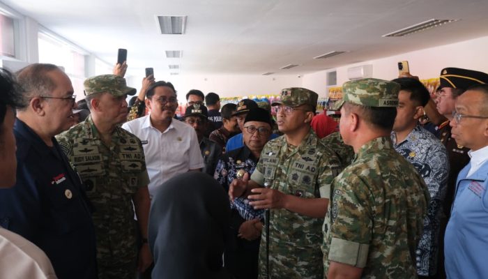 Kunker Asrenum Panglima TNI Di Dampingi Dandim 0808/Blitar Tinjau KDKMP Di Blitar