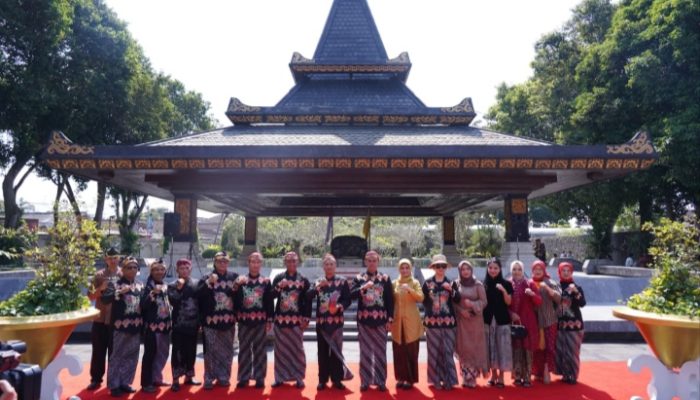 Dandim 0808/Blitar Hadiri Peringatan Hari Lahir Pancasila 2026, Kirab Gunungan Lima Dan Genduri Pancasila Perkuat Semangat Persatuan