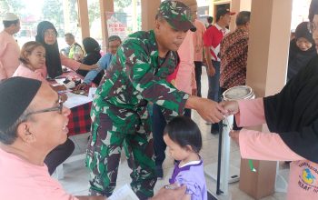 Dukung Kesehatan Masyarakat, Serka Anton Ady Dampingi Pelaksanaan Posyandu ILP Kelurahan Sananwetan 3 IMG 20260703 WA0110