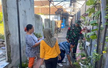 Wujudukan Lingkungan Asri, Kopka Sarifudin Bersama Warga Kepanjenkidul Gelar Kerja Bakti Bersama 3 IMG 20260705 WA0087