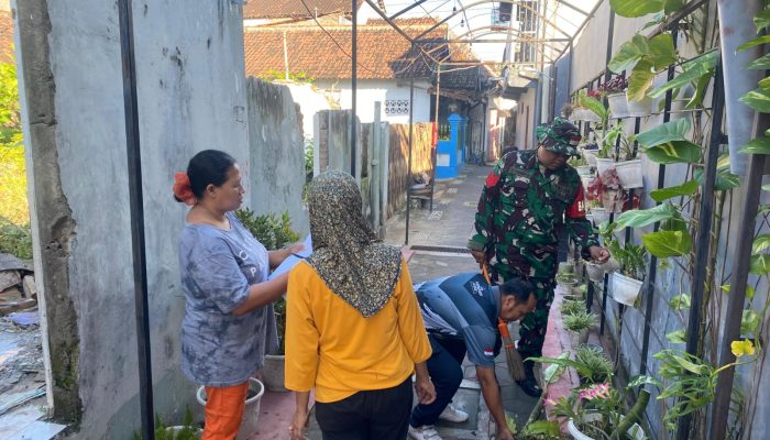 Wujudukan Lingkungan Asri, Kopka Sarifudin Bersama Warga Kepanjenkidul Gelar Kerja Bakti Bersama