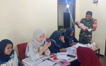 Cegah Stunting Sejak Dini, Babinsa Sertu Yhoni Dampingi Kegiatan Posyandu Di Dusun Gangsri 3 IMG 20260709 WA0059