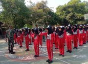 Tumbuhkan Disiplin Dan Jiwa Korsa Sejak Dini, Babinsa Plosokerep Latih PBB Siswa Baru SMPN 8 Blitar 9 IMG 20260714 WA0132