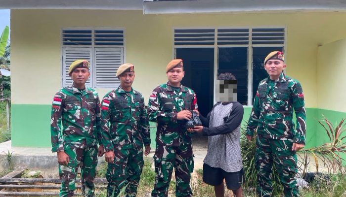 Satgas Pamtas RI-Malaysia Yonarmed 19/Bogani Terima Penyerahan Sisik Trenggiling dari Warga, Wujud Keberhasilan Pembinaan di Perbatasan