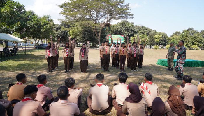 Bentuk Generasi Tangguh, Persami KKRI Kodim 0808/Blitar Bekali Pelajar Materi Bela Negara Hingga Survival