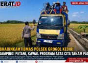 Bhabinkamtibmas Polsek Grogol Kediri Dampingi Petani, Kawal Program Asta Cita Tanam Padi 11 IMG 20260720 142215