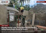 Wujudkan Hunian Layak, Serma Saifur Bersama Warga Gotong Royong Bangun Rumah Ibu Suwarti