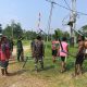 Harapan Baru Terangi Kampung Binaan, Satgas Swasembada Yonif 643/Wns Koops TNI Habema Bersama Warga Pasang Lampu Solar Cell