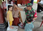 Cegah Stunting Sejak Dini, Babinsa Koramil 0808/03 Kanigoro Turun Tangan Dampingi Kegiatan Posyandu Di Desa Bangle