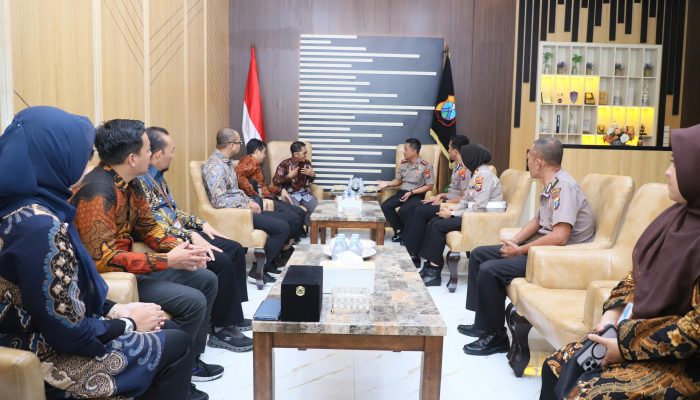 Jalin Kolaborasi, PLN UP3 Kediri dan Polres Kediri Kota Komitmen Dukung Pelayanan Masyarakat