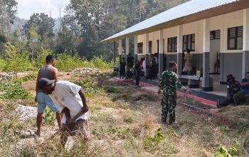 Perkuat Sinergi Pendidikan, Pos Kramongmongga Satgas Yonif 147/KGJ Gelar Karya Bhakti di SMA 1 Henggi Distrik Kramongmongga