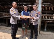 Jaga Produksi Telur, Polsek Kandat Bina Peternak Dukung Ketahanan Pangan
