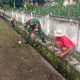 Wujud Kepedulian Lingkungan, Babinsa Koramil Udanawu Bersama Warga Gelar Karya Bakti Saluran Irigasi