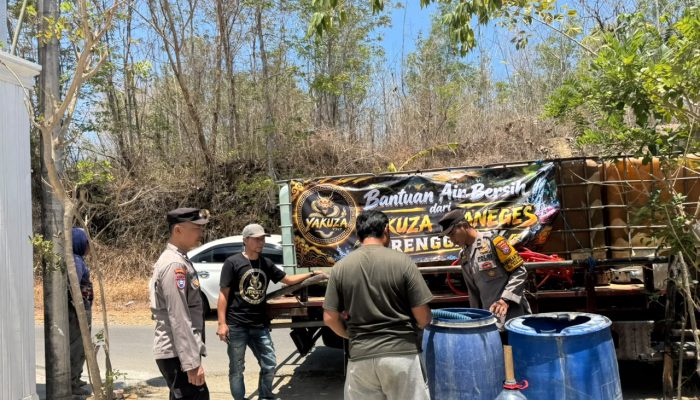 Bantu Warga Terdampak Kemarau, Yakuza Maneges Salurkan Puluhan Ribu Liter Air Bersih di Karangan Trenggalek