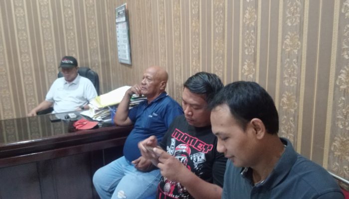 Mediasi Buntu, Warga Dusun Cangak Tuntut Transparansi Setelah Kades Krandang Temui Manajemen PT SMS.