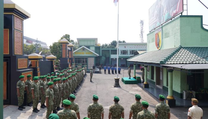 Wujud Penghargaan Negara Atas Dedikasi Prajurit, 64 Personel Kodim 0808/Blitar Resmi Naik Pangkat