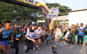 Semarakkan HUT TNI Ke-81, Koramil 0808/03 Kanigoro Gelar Fun Run 5K Bersama Masyarakat