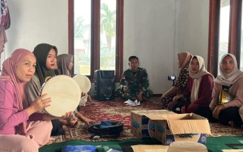 Pererat Tali Silaturahmi, Satgas Yonif 147/KGJ Pos Kotis Meyado Latih Seni Hadroh di Distrik Meyado