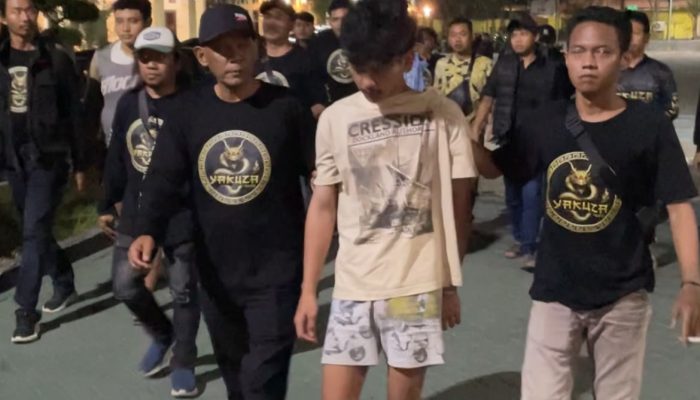 Tak Berhenti di Dua Orang! Yakuza Maneges Serahkan Terduga Pelaku ke Polisi, Satu Lainnya Dicari