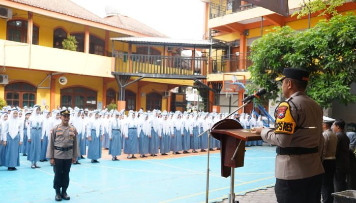 Lewat POLINDIK, Polres Kediri Perkuat Pendidikan Karakter Pelajar
